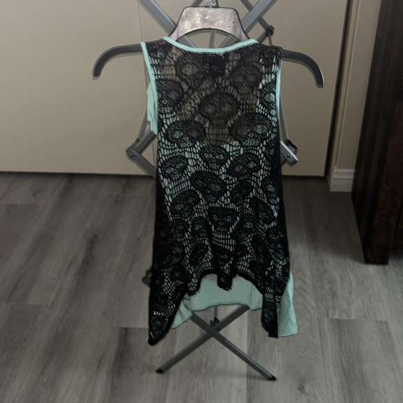 Ladies tank t-shirt with a Lacey type back - Picture 2 of 2